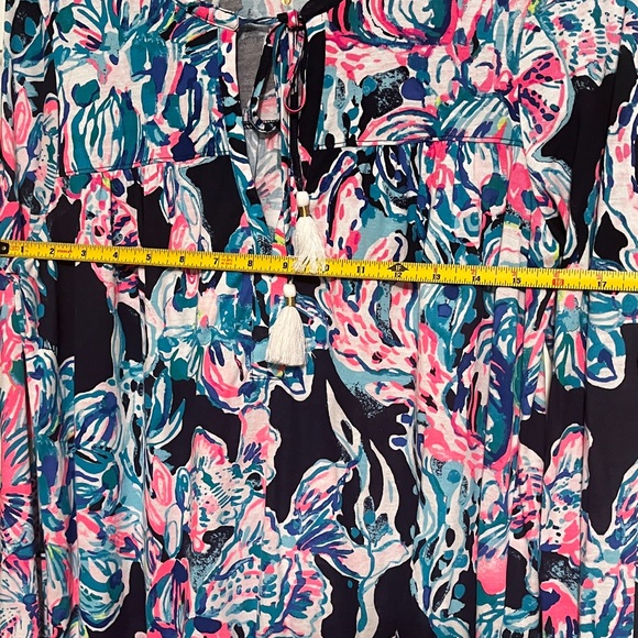 Lilly Pulitzer Daisy Knot Top All Caught Up - Picture 7 of 10
